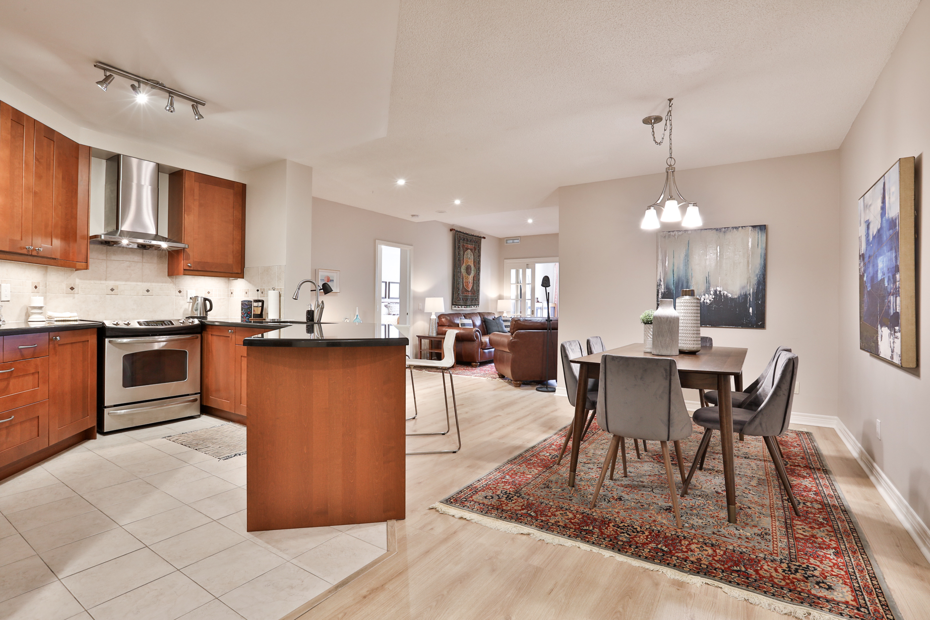 My Toronto Condo Christopher’s unrivalled market knowledge and experience in the Toronto real